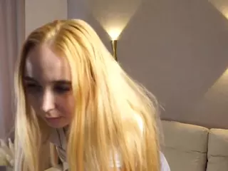 Blond-Eve's Live Sex Cam Show