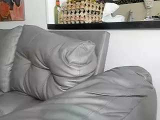 lauraswett's Live Sex Cam Show