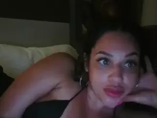 SoYummyyy's Live Sex Cam Show