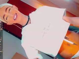 Live cam show with isabellalatingirs