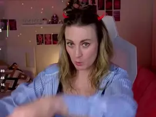 lanaglow's Live Sex Cam Show