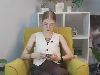 LoraBiers's Live Sex Cam Show