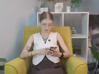 LoraBiers's Live Sex Cam Show