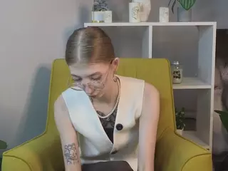 LoraBiers's Live Sex Cam Show