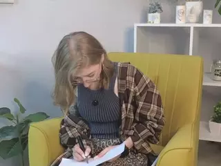 LoraBiers's Live Sex Cam Show