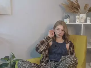 LoraBiers's Live Sex Cam Show