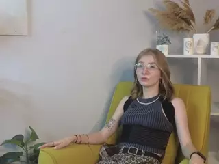 LoraBiers's Live Sex Cam Show
