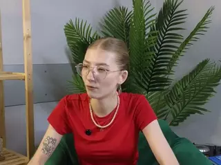 LoraBiers's Live Sex Cam Show
