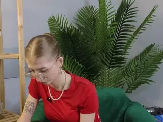 LoraBiers's Live Sex Cam Show
