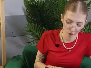 LoraBiers's Live Sex Cam Show