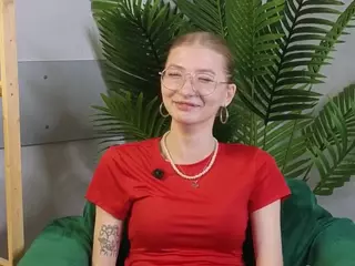 LoraBiers's Live Sex Cam Show