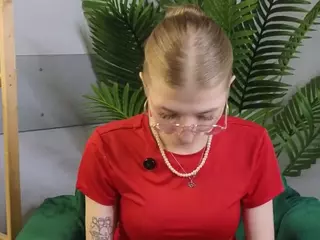 LoraBiers's Live Sex Cam Show