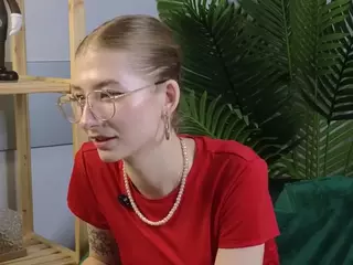 LoraBiers's Live Sex Cam Show