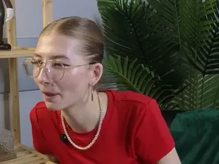 LoraBiers's Live Sex Cam Show