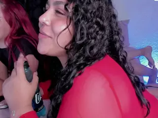 Skarlet-bones19's Live Sex Cam Show