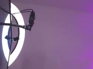 ellabigbaby's Live Sex Cam Show