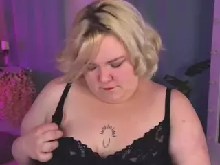 ellabigbaby's Live Sex Cam Show
