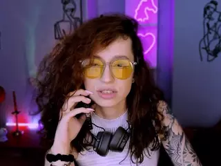 laura-queen's Live Sex Cam Show