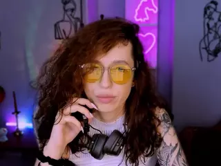 laura-queen's Live Sex Cam Show