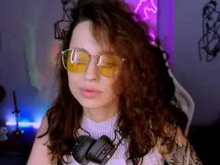 laura-queen's Live Sex Cam Show