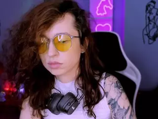 laura-queen's Live Sex Cam Show