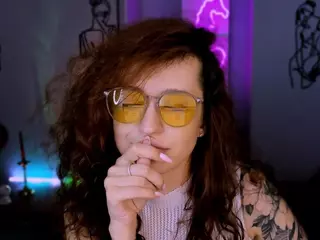 laura-queen's Live Sex Cam Show