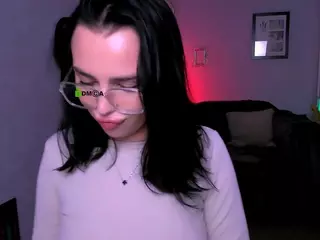 laura-queen's Live Sex Cam Show
