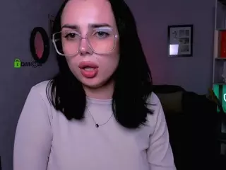 laura-queen's Live Sex Cam Show