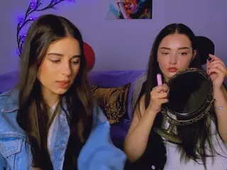 laura-queen's Live Sex Cam Show