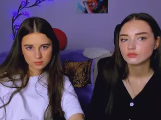 laura-queen's Live Sex Cam Show