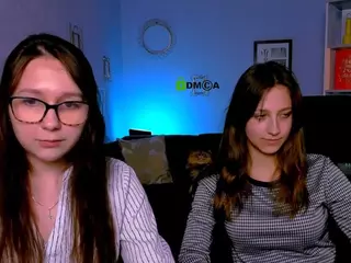 laura-queen's Live Sex Cam Show