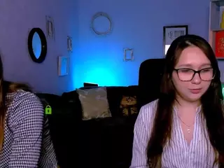 laura-queen's Live Sex Cam Show