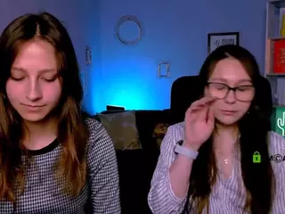 laura-queen's Live Sex Cam Show