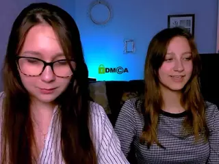 laura-queen's Live Sex Cam Show