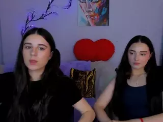 laura-queen's Live Sex Cam Show