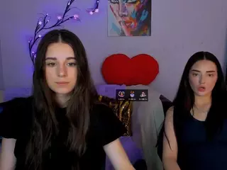 laura-queen's Live Sex Cam Show