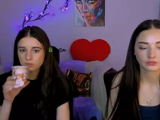 laura-queen's Live Sex Cam Show