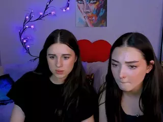 laura-queen's Live Sex Cam Show