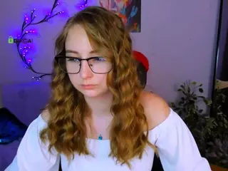 laura-queen's Live Sex Cam Show