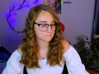 laura-queen's Live Sex Cam Show
