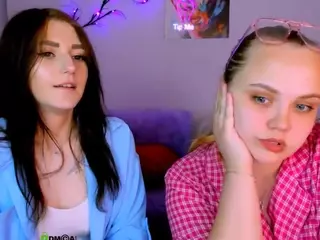 laura-queen's Live Sex Cam Show