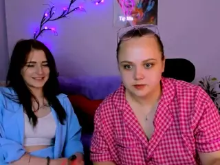 laura-queen's Live Sex Cam Show