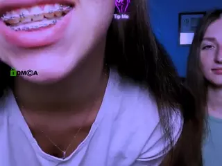 laura-queen's Live Sex Cam Show
