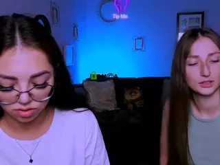 laura-queen's Live Sex Cam Show