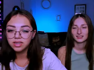 laura-queen's Live Sex Cam Show