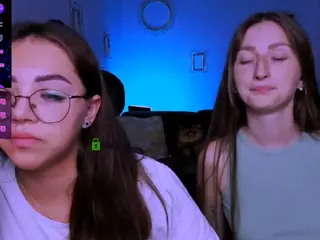 laura-queen's Live Sex Cam Show