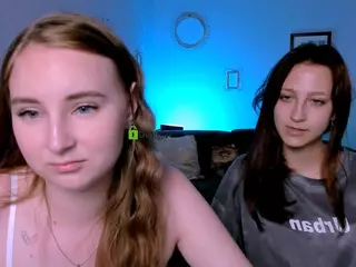 laura-queen's Live Sex Cam Show