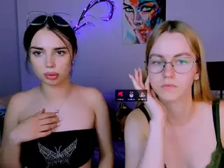 laura-queen's Live Sex Cam Show