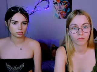 laura-queen's Live Sex Cam Show