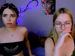 laura-queen's Live Sex Cam Show